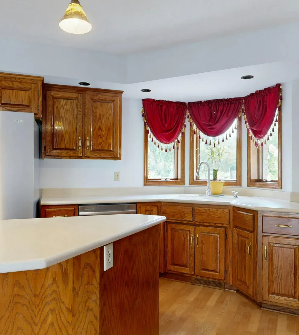 Oak kitchen cabinets before refinishing